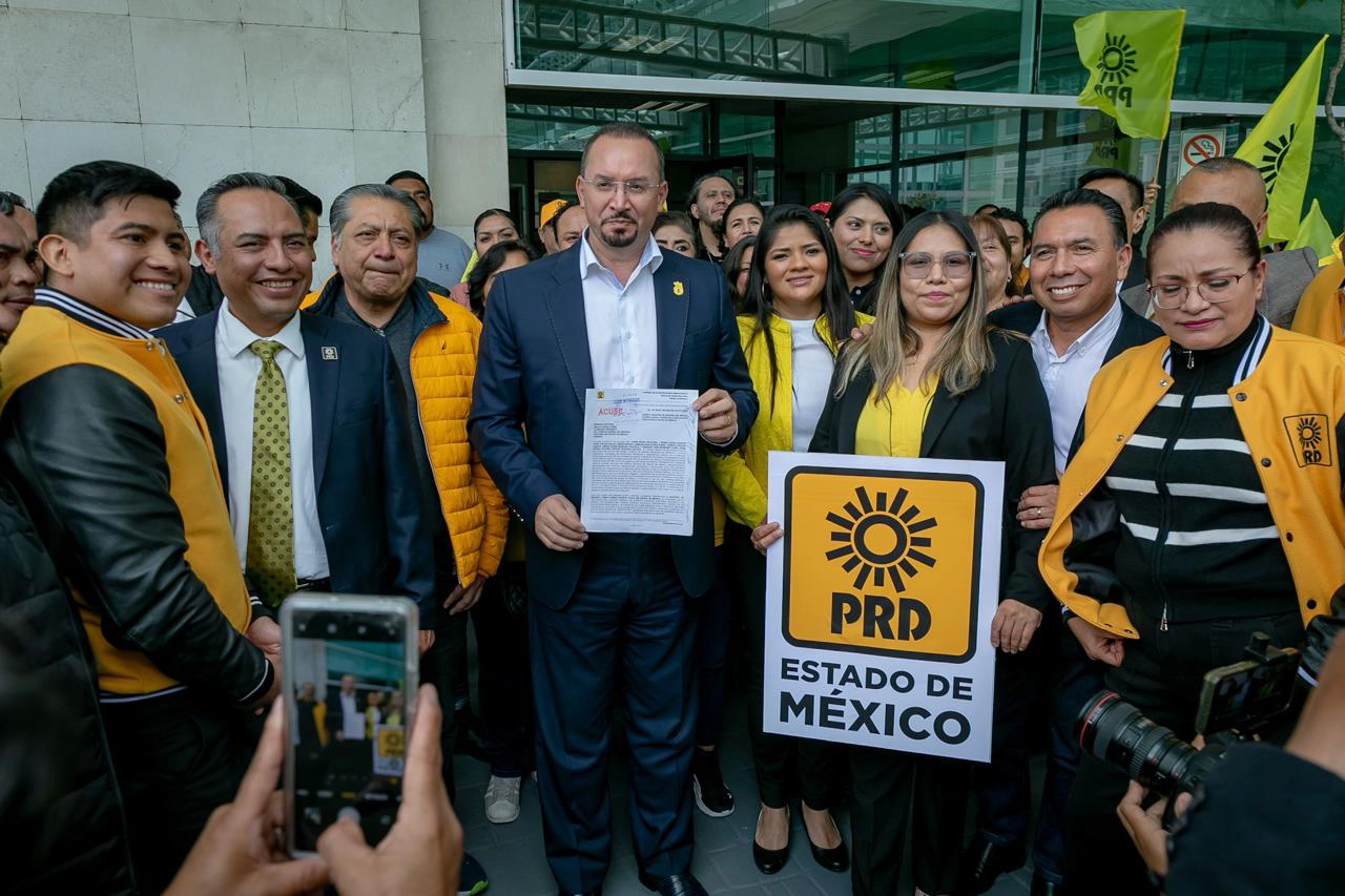 PRD Estado de México presenta solicitud de registro como partido local en el Edomex